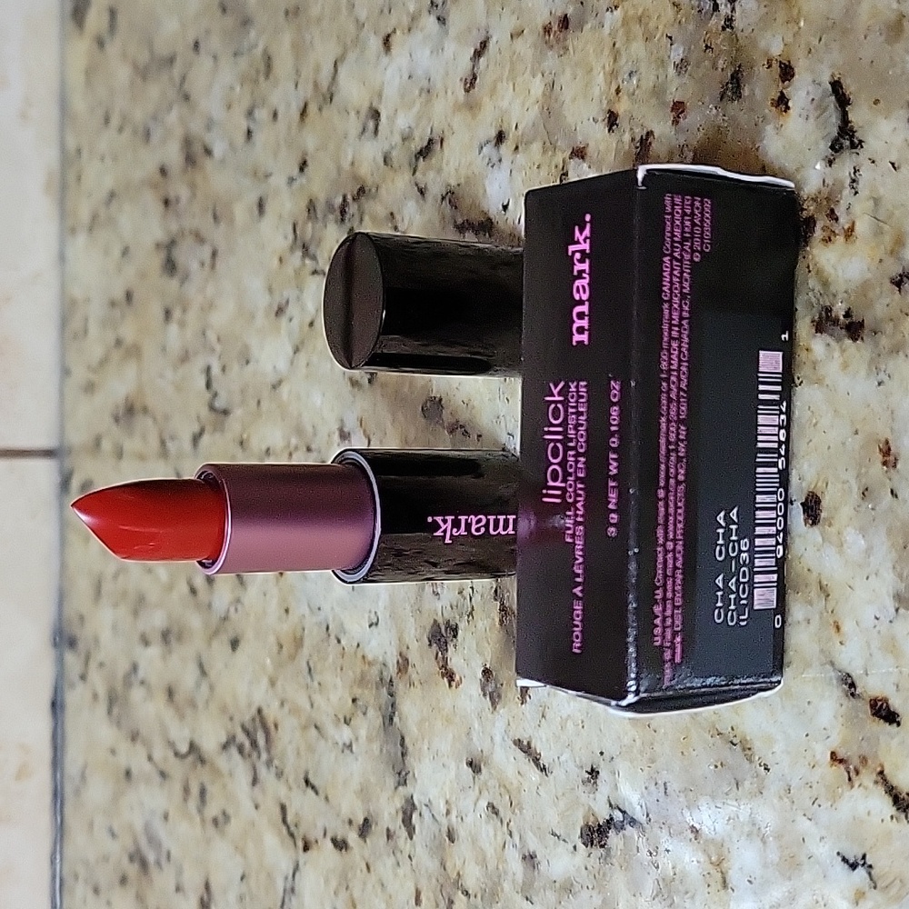 NEW  MARK. LIPCLICK LIPSTICK CHA-CHA